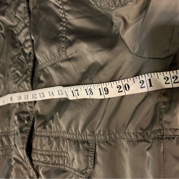 American Eagle Outfitters Olive Puffer Jacket - Picture 10 of 13